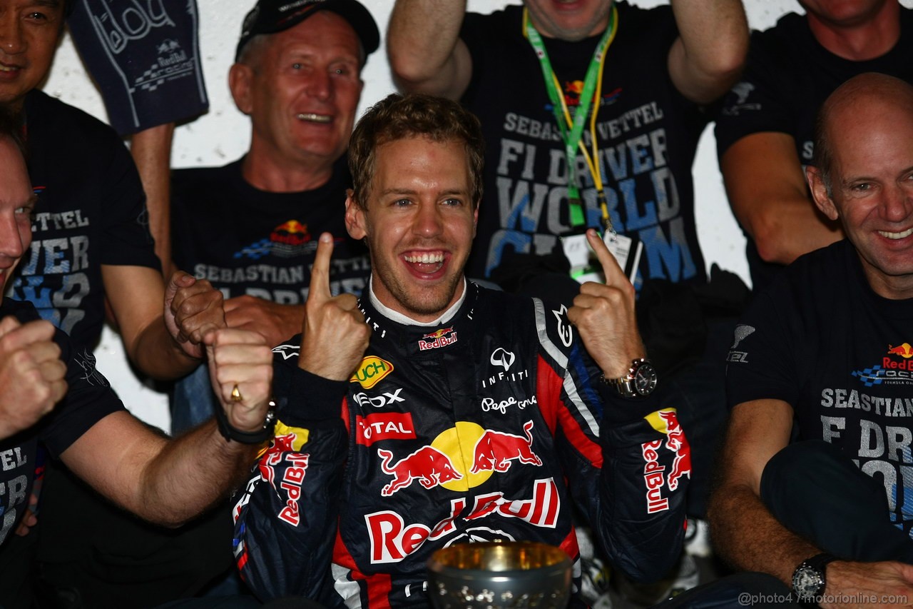 GP GIAPPONE, 09.10.2011- Sebastian Vettel (GER), celebrates his second World F1 Championship