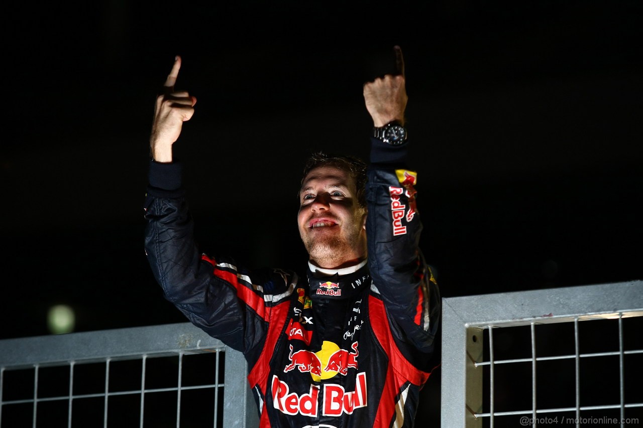 GP GIAPPONE, 09.10.2011- Sebastian Vettel (GER), celebrates his second World F1 Championship