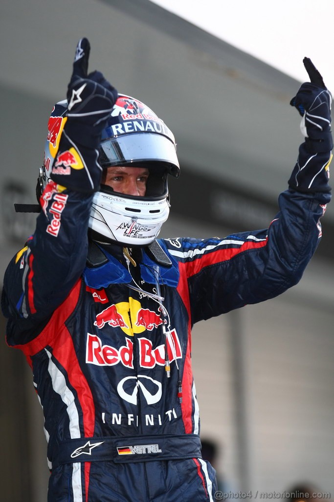 GP GIAPPONE, 09.10.2011- Gara, Sebastian Vettel (GER), Red Bull Racing, RB7 terzo e World F1 Champion