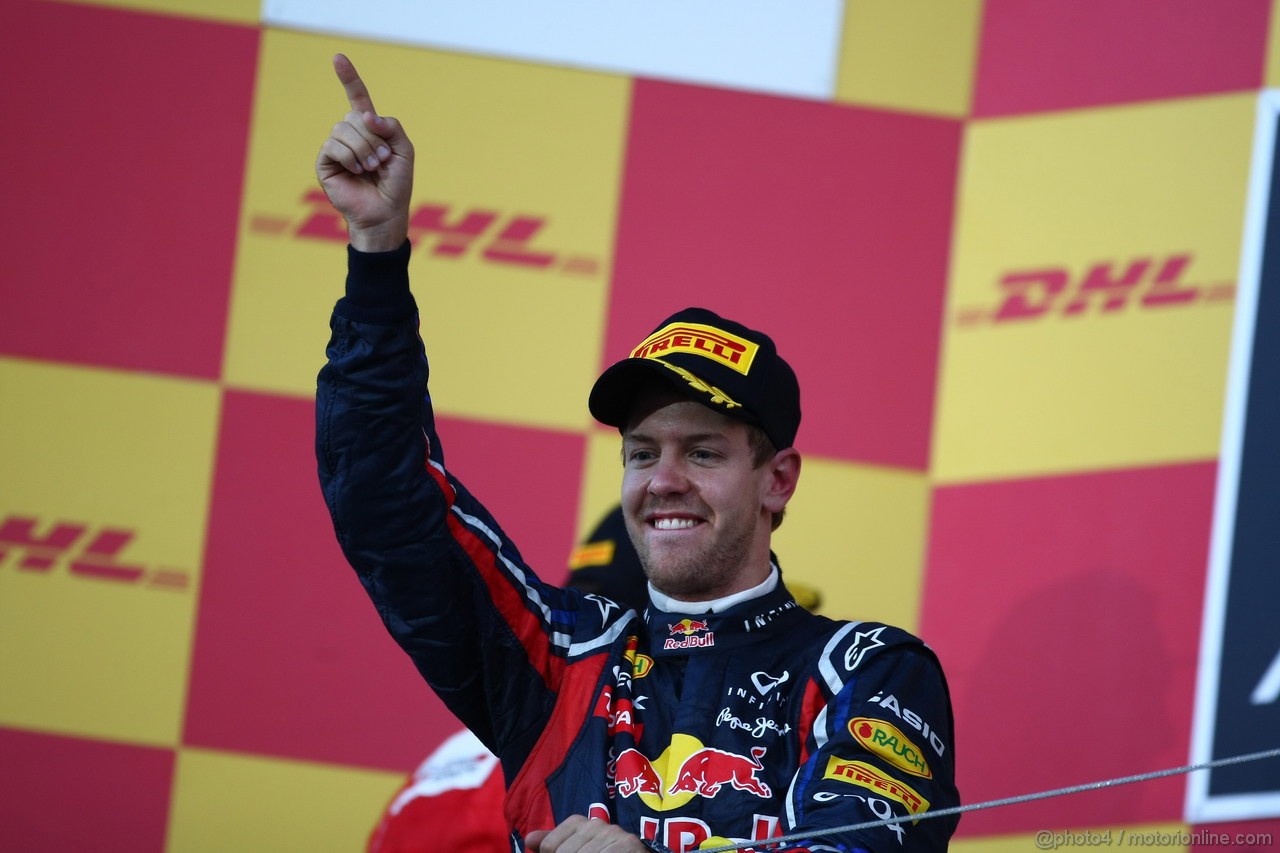 GP GIAPPONE, 09.10.2011- Gara, Sebastian Vettel (GER), Red Bull Racing, RB7 terzo e World F1 Champion