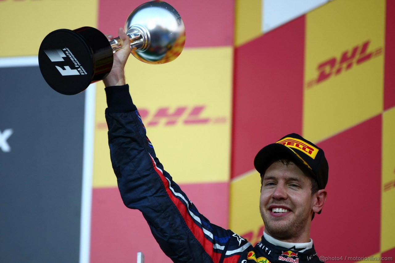 GP GIAPPONE, 09.10.2011- Gara, Sebastian Vettel (GER), Red Bull Racing, RB7 terzo e World F1 Champion