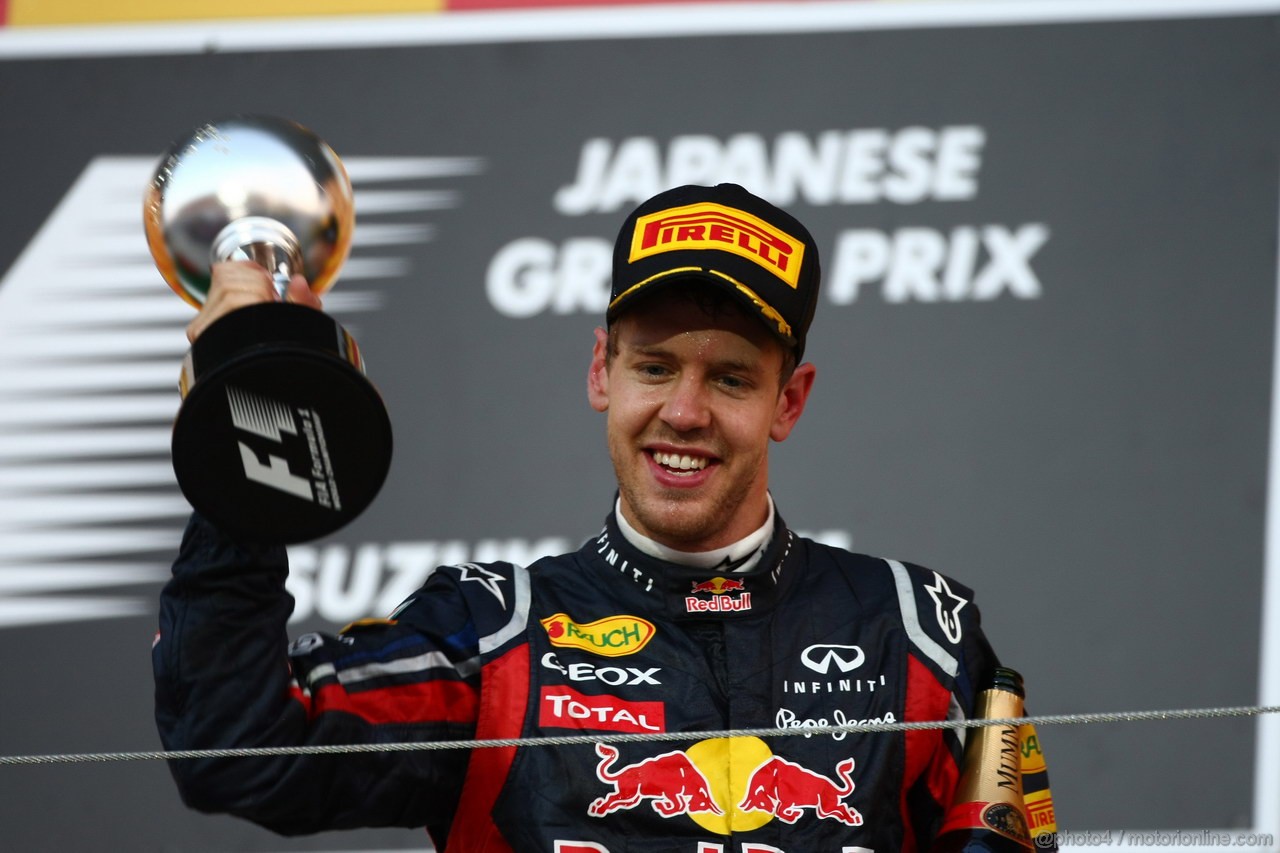GP GIAPPONE, 09.10.2011- Gara, Sebastian Vettel (GER), Red Bull Racing, RB7 terzo e World F1 Champion