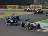 GP GIAPPONE, 09.10.2011- Gara, Heikki Kovalainen (FIN), Team Lotus, TL11 davanti a Pastor Maldonado (VEN), Williams FW33 e Rubens Barrichello (BRA), Williams FW33