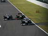 GP GIAPPONE, 09.10.2011- Gara, Pastor Maldonado (VEN), Williams FW33 davanti a Rubens Barrichello (BRA), Williams FW33 e Bruno Senna (BRA), Lotus Renault GP R31