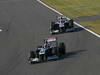 GP GIAPPONE, 09.10.2011- Gara, Pastor Maldonado (VEN), Williams FW33 davanti a Rubens Barrichello (BRA), Williams FW33 
