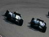 GP GIAPPONE, 09.10.2011- Gara, Vitaly Petrov (RUS), Lotus Renault GP, R31 e Mark Webber (AUS), Red Bull Racing, RB7