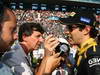 GP GIAPPONE, 09.10.2011- Gara, Bruno Senna (BRA), Lotus Renault GP R31 e Lito Cavalcanti (BRA)
