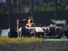GP GIAPPONE, 09.10.2011- Gara, Mark Webber (AUS), Red Bull Racing, RB7 e Felipe Massa (BRA), Ferrari, F-150 Italia