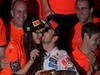 GP GIAPPONE, 09.10.2011- Festeggiamenti, Jenson Button (GBR), McLaren  Mercedes, MP4-26 vincitore e Domenica Jessica Michibata (GBR)