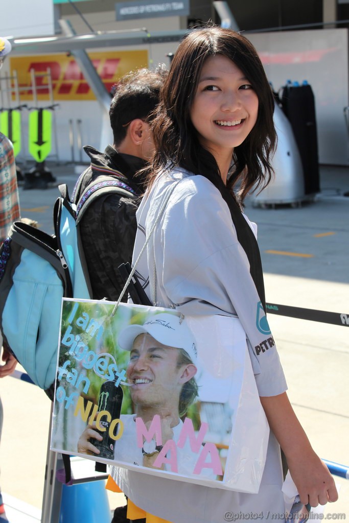 GP GIAPPONE, 06.10.2011- Ragazza in the paddock
