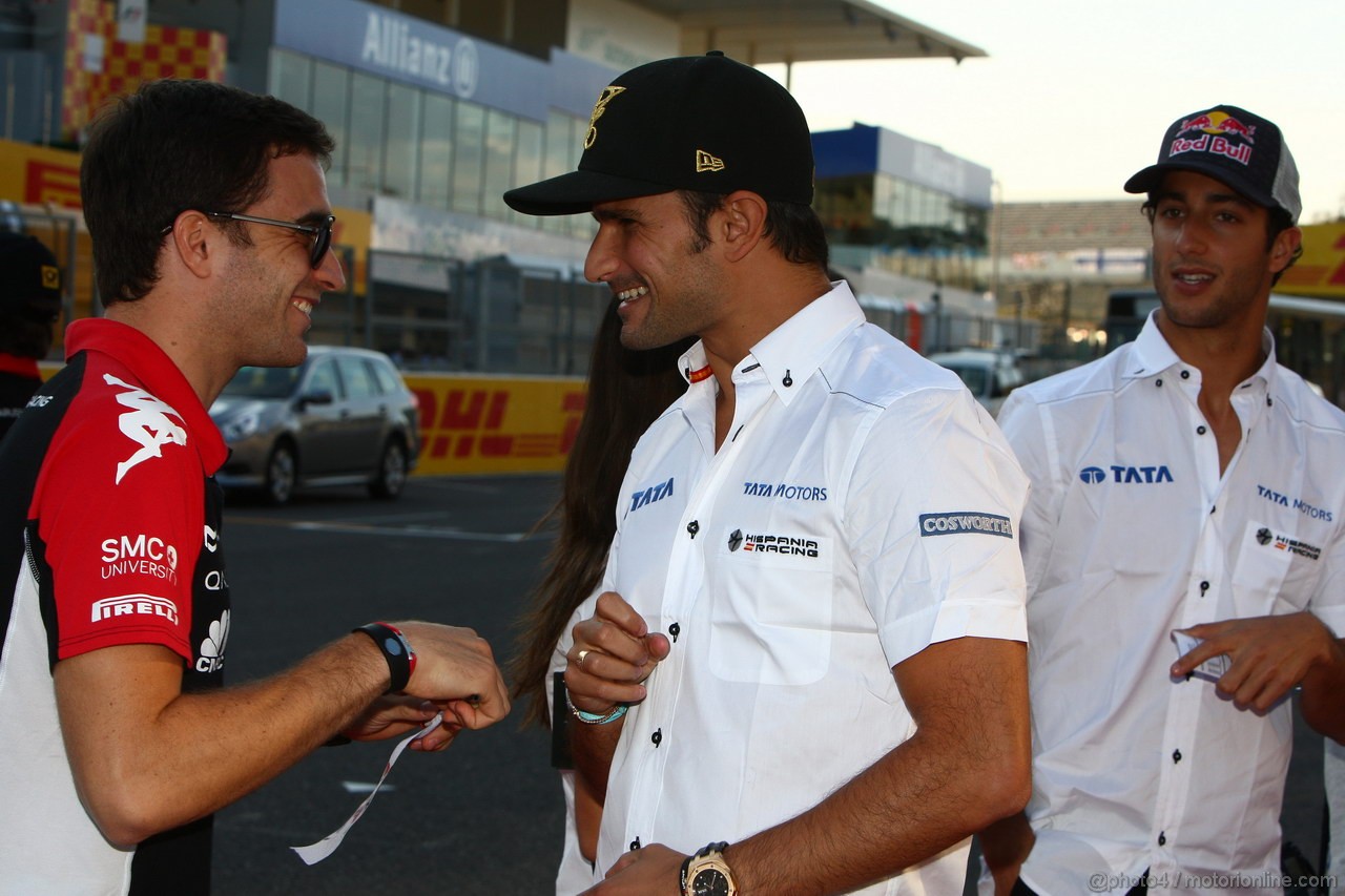 GP GIAPPONE, 06.10.2011- Jerome D'Ambrosio (BEL), Marussia Virgin Racing VR-02, Vitantonio Liuzzi (ITA), HRT Formula One Team e Daniel Ricciardo (AUS), HRT Formula One Team 