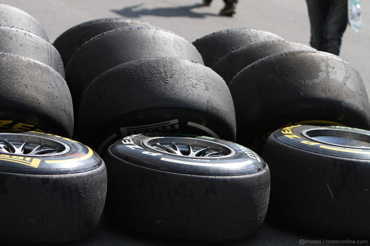 GP GIAPPONE, 08.10.2011- Prove Libere 3, Sabato, Pirelli Tyres