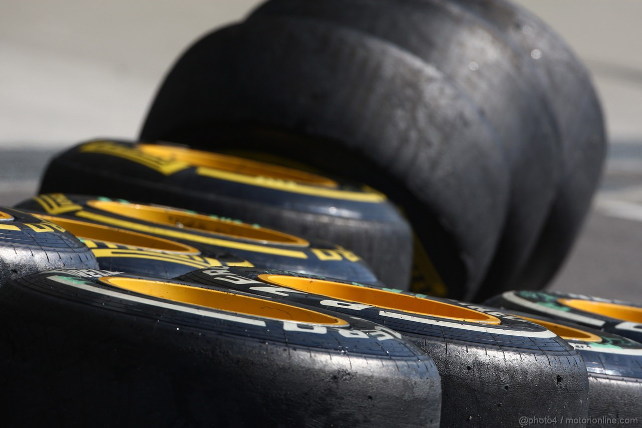 GP GIAPPONE, 08.10.2011- Prove Libere 3, Sabato, Pirelli Tyres