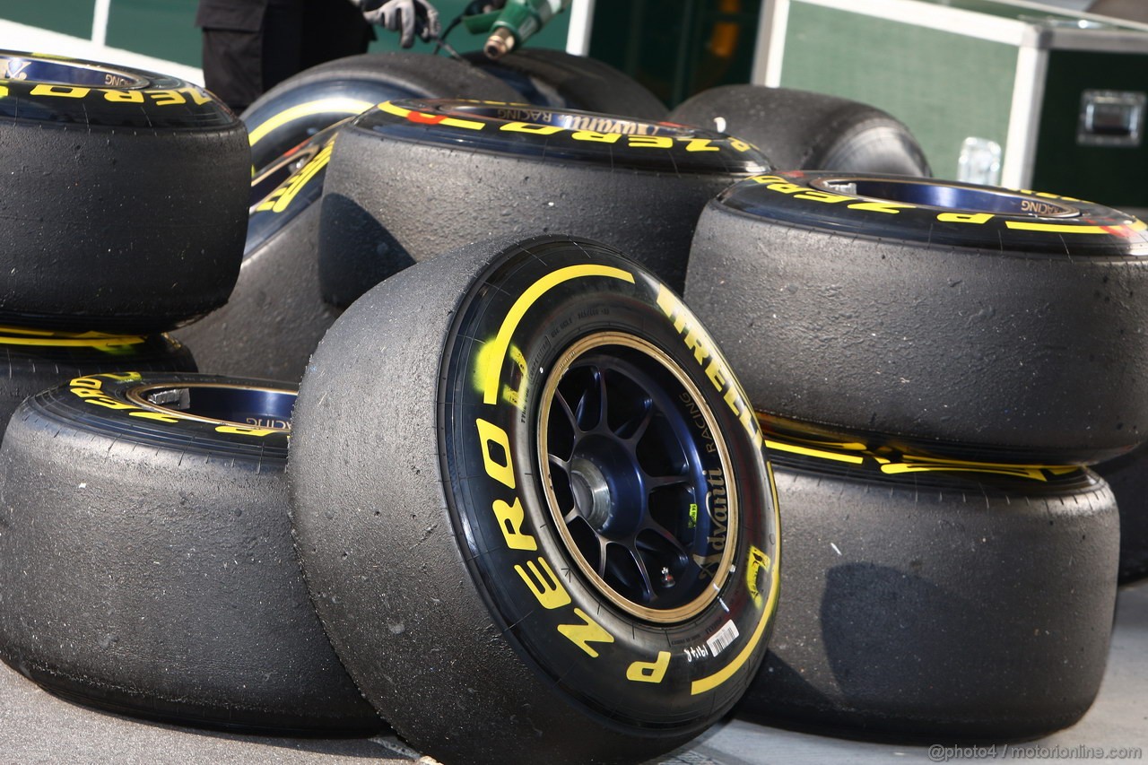GP GIAPPONE, 08.10.2011- Qualifiche, Pirelli Tyres 