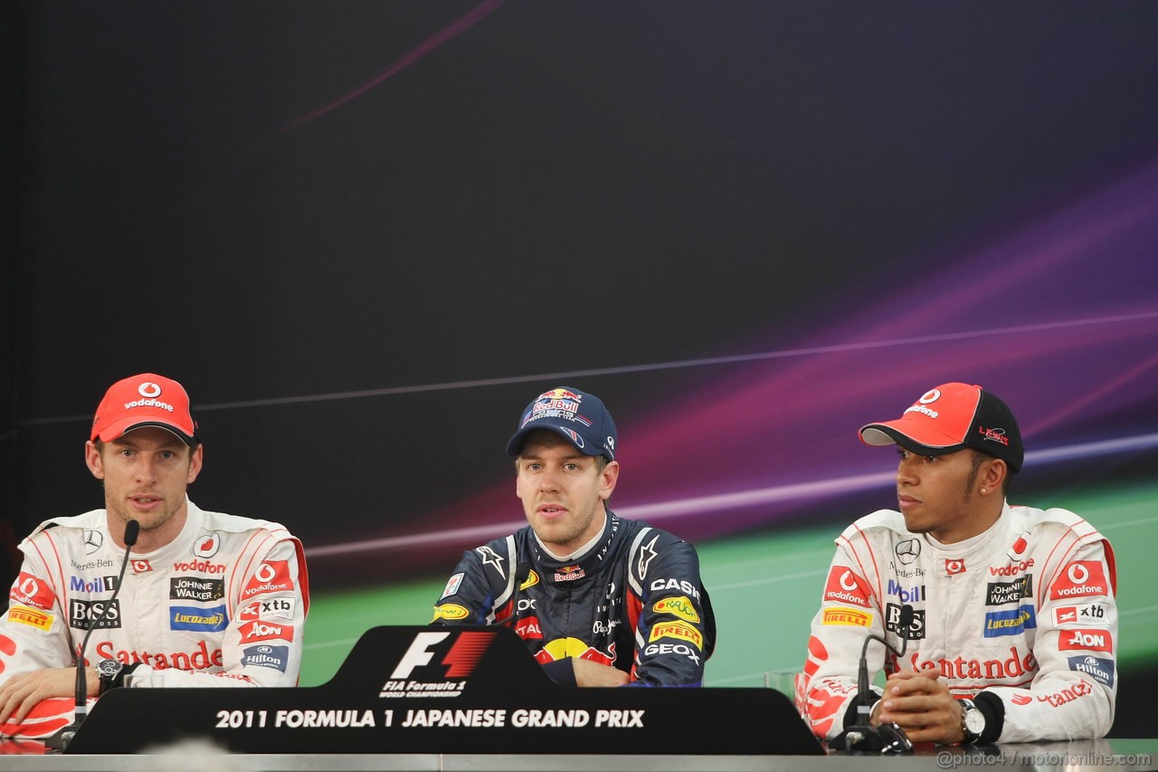 GP GIAPPONE, 08.10.2011- Qualifiche, Conferenza Stampa, Sebastian Vettel (GER), Red Bull Racing, RB7 pole position, Jenson Button (GBR), McLaren  Mercedes, MP4-26 secondo e Lewis Hamilton (GBR), McLaren  Mercedes, MP4-26 terzo 