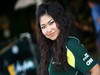 GP GIAPPONE, 08.10.2011- Qualifiche, Ragazza in the paddock