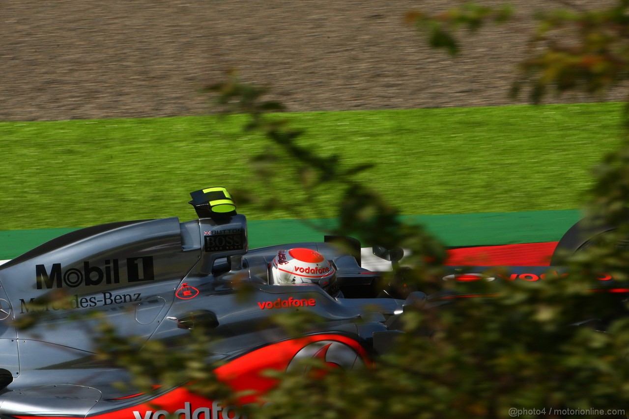 GP GIAPPONE, 07.10.2011- Prove Libere 1, Venerdi', Jenson Button (GBR), McLaren  Mercedes, MP4-26 