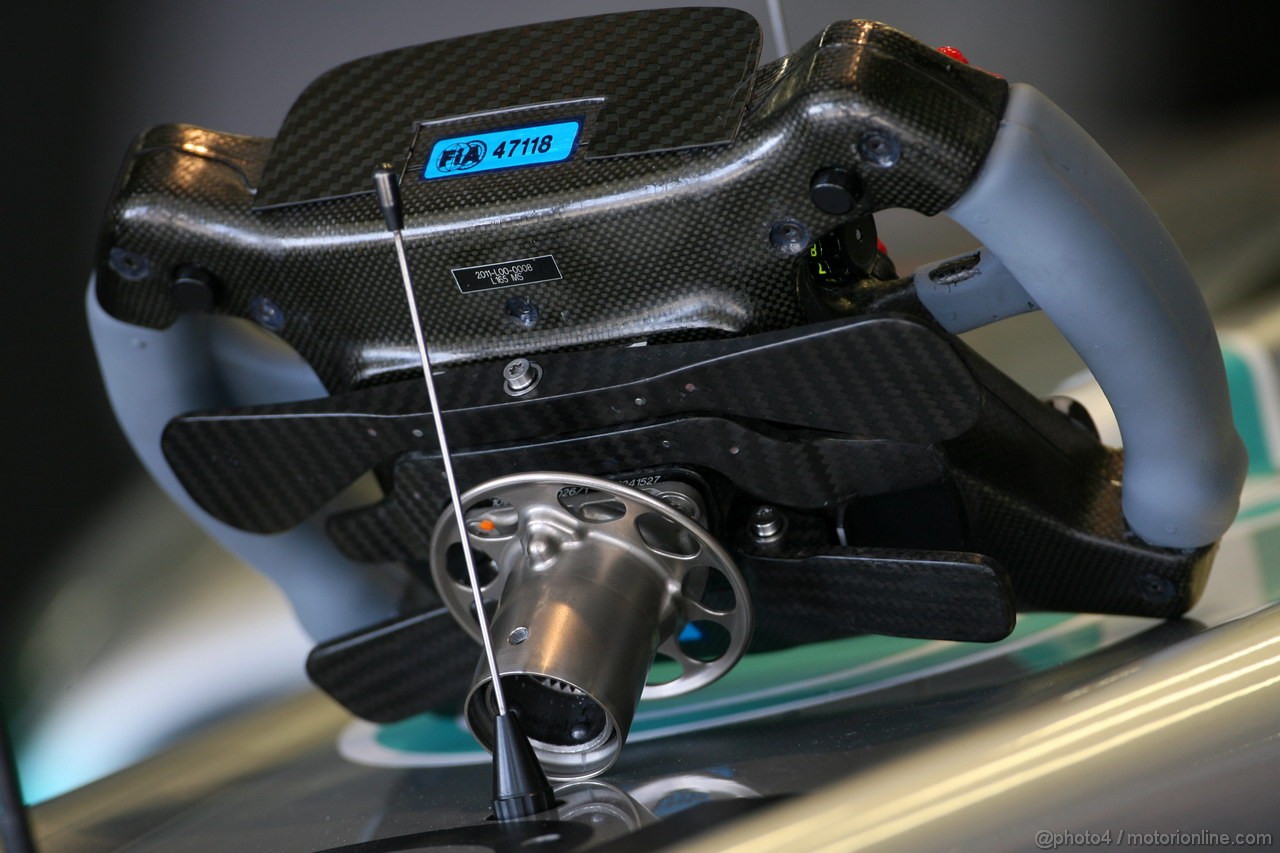 GP GIAPPONE, 07.10.2011- Prove Libere 1, Venerdi', Steering wheel of Nico Rosberg (GER), Mercedes GP Petronas F1 Team, MGP W02