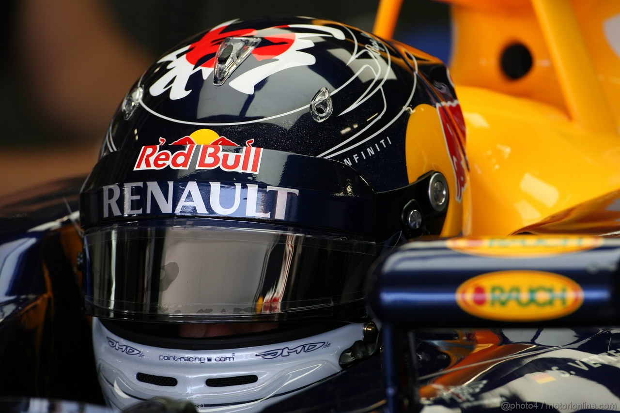 GP GIAPPONE, 07.10.2011- Prove Libere 1, Venerdi', Sebastian Vettel (GER), Red Bull Racing, RB7 