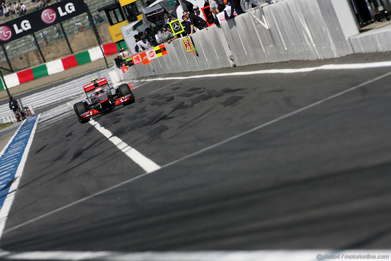 GP GIAPPONE, 07.10.2011- Prove Libere 1, Venerdi', Jenson Button (GBR), McLaren  Mercedes, MP4-26 