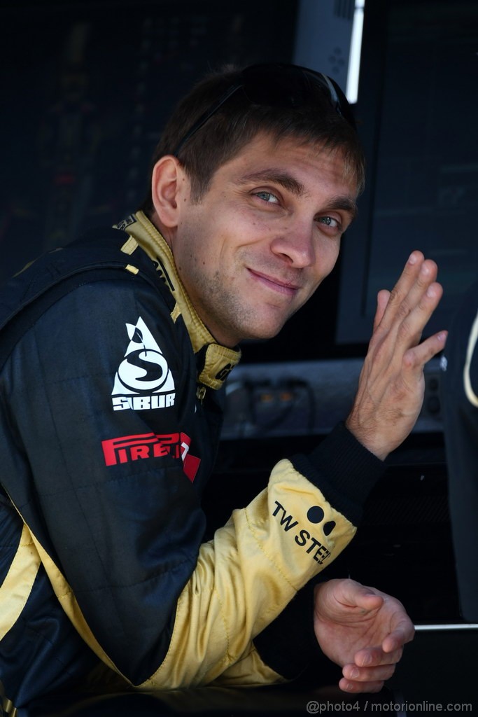 GP GIAPPONE, 07.10.2011- Prove Libere 1, Venerdi', Vitaly Petrov (RUS), Lotus Renault GP, R31 