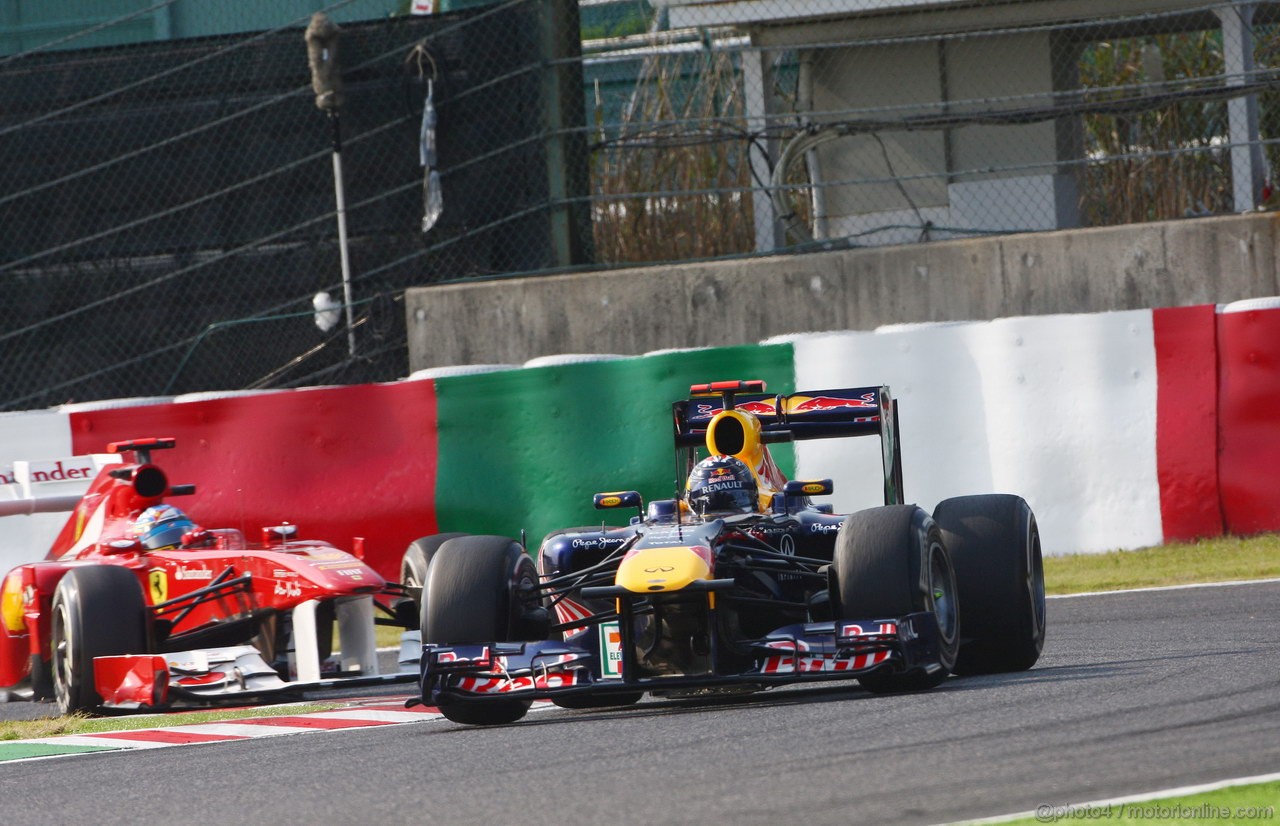 GP GIAPPONE, 07.10.2011- Prove Libere 2, Venerdi', Sebastian Vettel (GER), Red Bull Racing, RB7 davanti a Fernando Alonso (ESP), Ferrari, F-150 Italia 