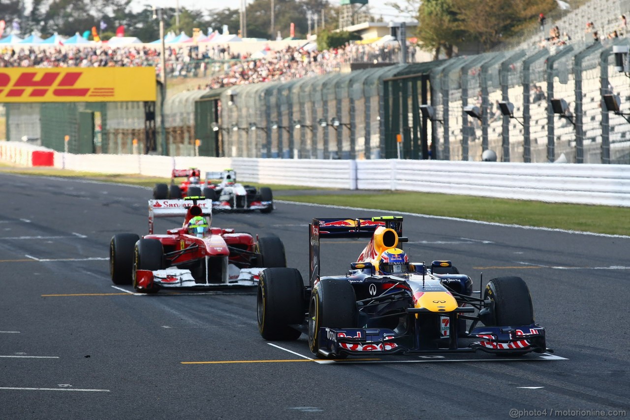 GP GIAPPONE, 07.10.2011- Prove Libere 2, Venerdi', Mark Webber (AUS), Red Bull Racing, RB7 e Felipe Massa (BRA), Ferrari, F-150 Italia