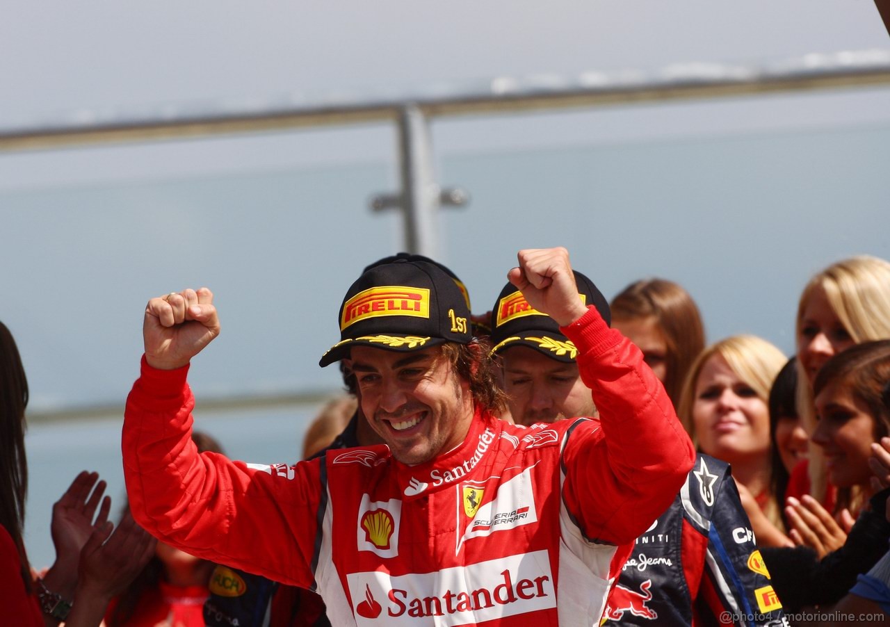 GP GRAN BRETAGNA, 10.07.2011- Gara, Fernando Alonso (ESP), Ferrari, F-150 Italia vincitore e Sebastian Vettel (GER), Red Bull Racing, RB7 secondo 