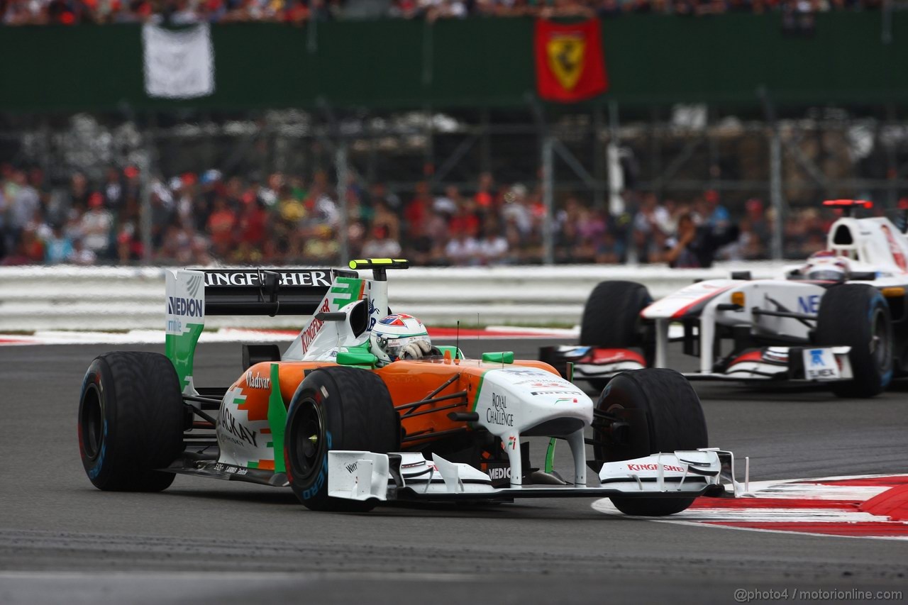 GP GRAN BRETAGNA, 10.07.2011- Gara, Paul di Resta (GBR) Force India VJM04 davanti a Kamui Kobayashi (JAP), Sauber F1 Team C30 