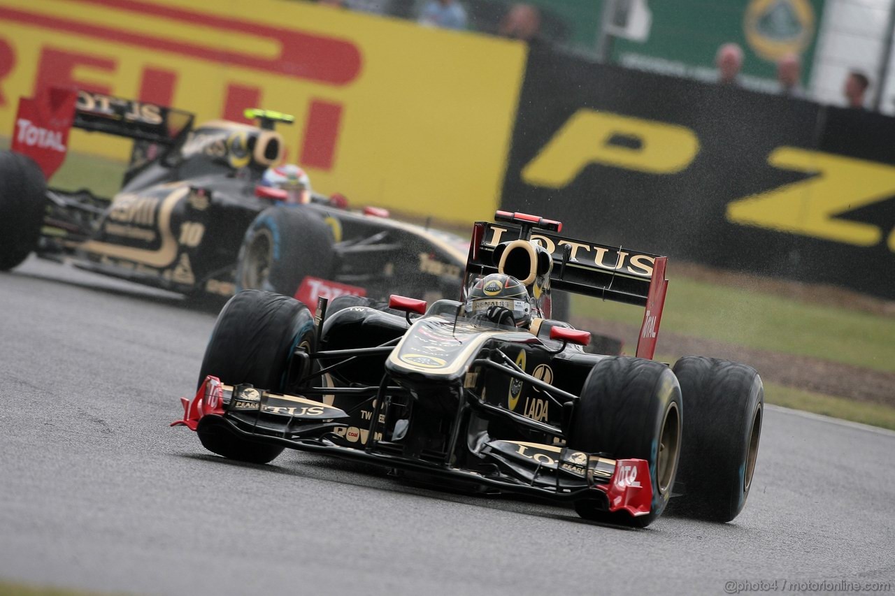 GP GRAN BRETAGNA, 10.07.2011- Gara, Nick Heidfeld (GER) Lotus Renault GP R31  davanti a Vitaly Petrov (RUS), Lotus Renault GP, R31 