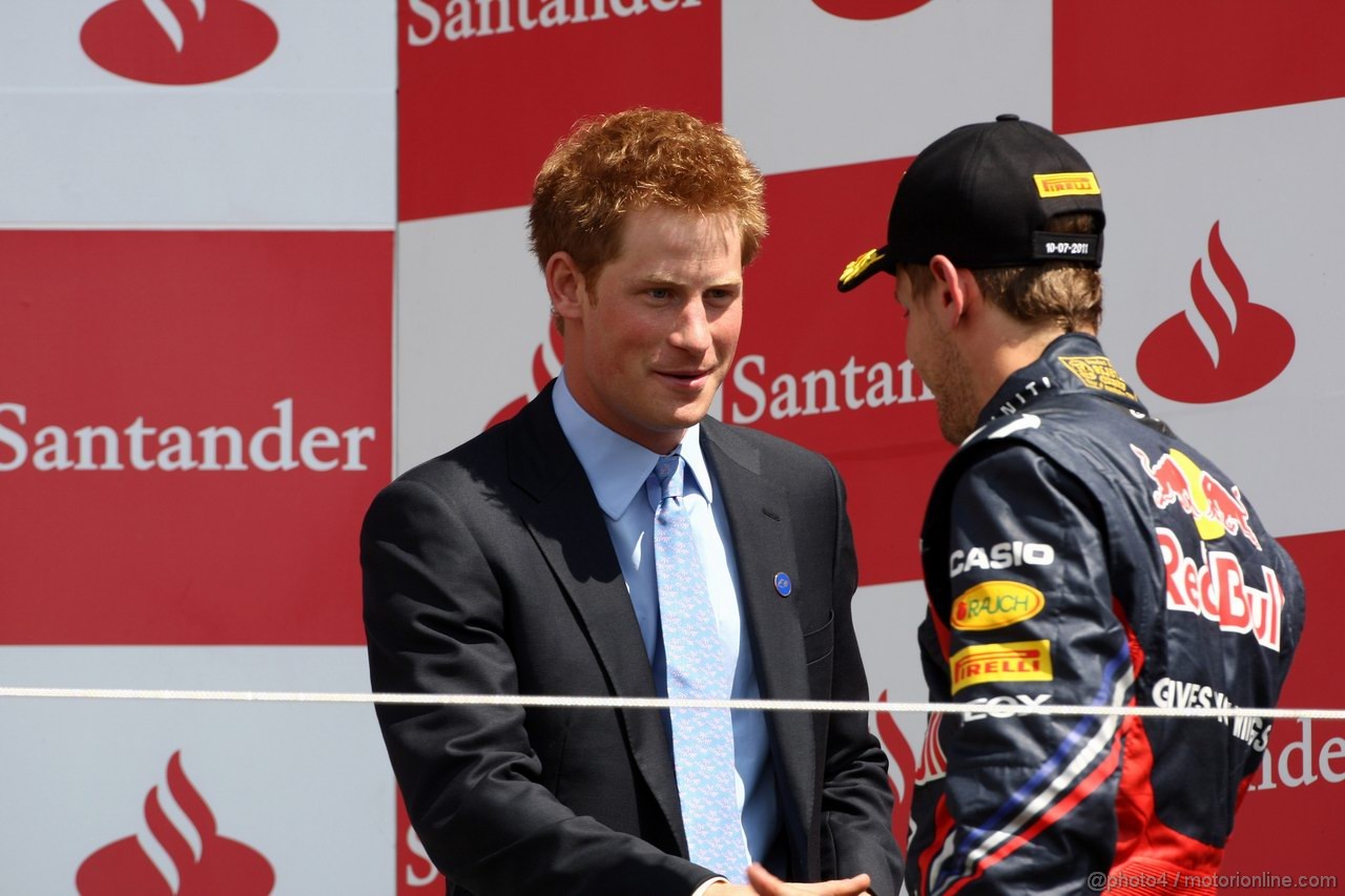 GP GRAN BRETAGNA, 10.07.2011- Gara, Prince Harry e Sebastian Vettel (GER), Red Bull Racing, RB7 secondo 