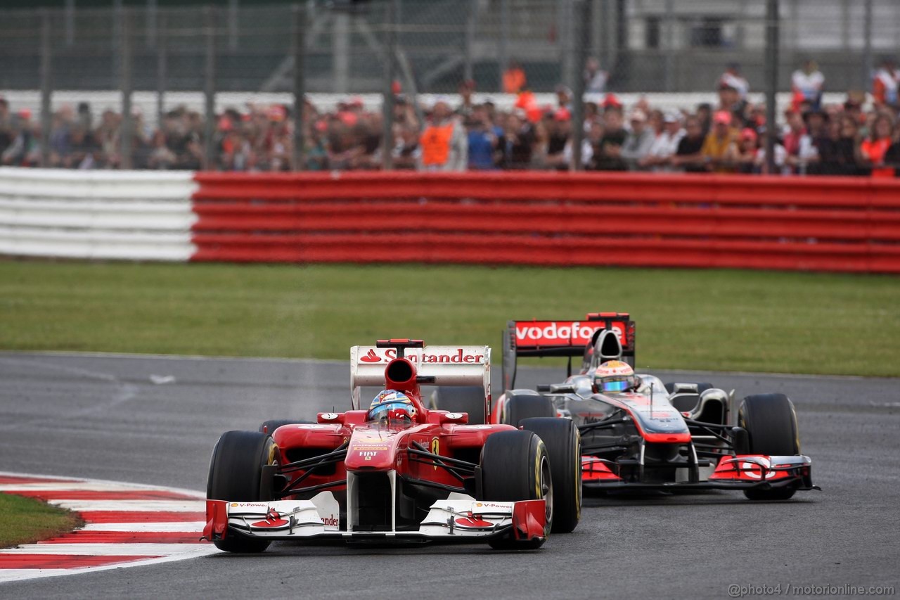 GP GRAN BRETAGNA, 10.07.2011- Gara, Fernando Alonso (ESP), Ferrari, F-150 Italia e Lewis Hamilton (GBR), McLaren  Mercedes, MP4-26 