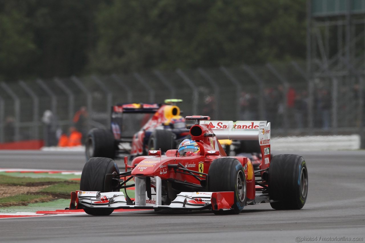 GP GRAN BRETAGNA, 08.07.2011- Prove Libere 1, Venerdi', Fernando Alonso (ESP), Ferrari, F-150 Italia davanti a Mark Webber (AUS), Red Bull Racing, RB7 