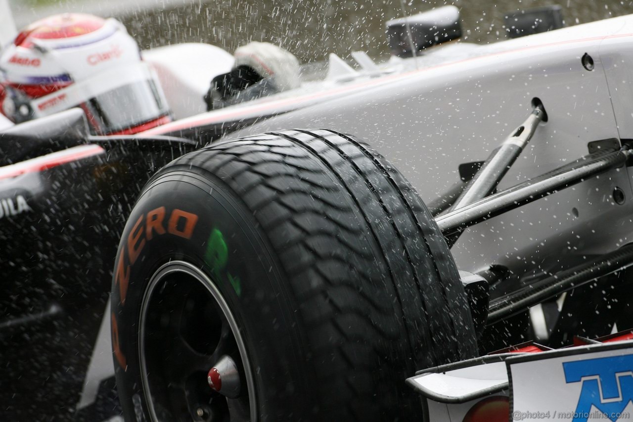 GP GRAN BRETAGNA, 08.07.2011- Prove Libere 2, Venerdi', Kamui Kobayashi (JAP), Sauber F1 Team C30 