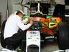 GP GRAN BRETAGNA, 08.07.2011- Mechanic Force India works on the car