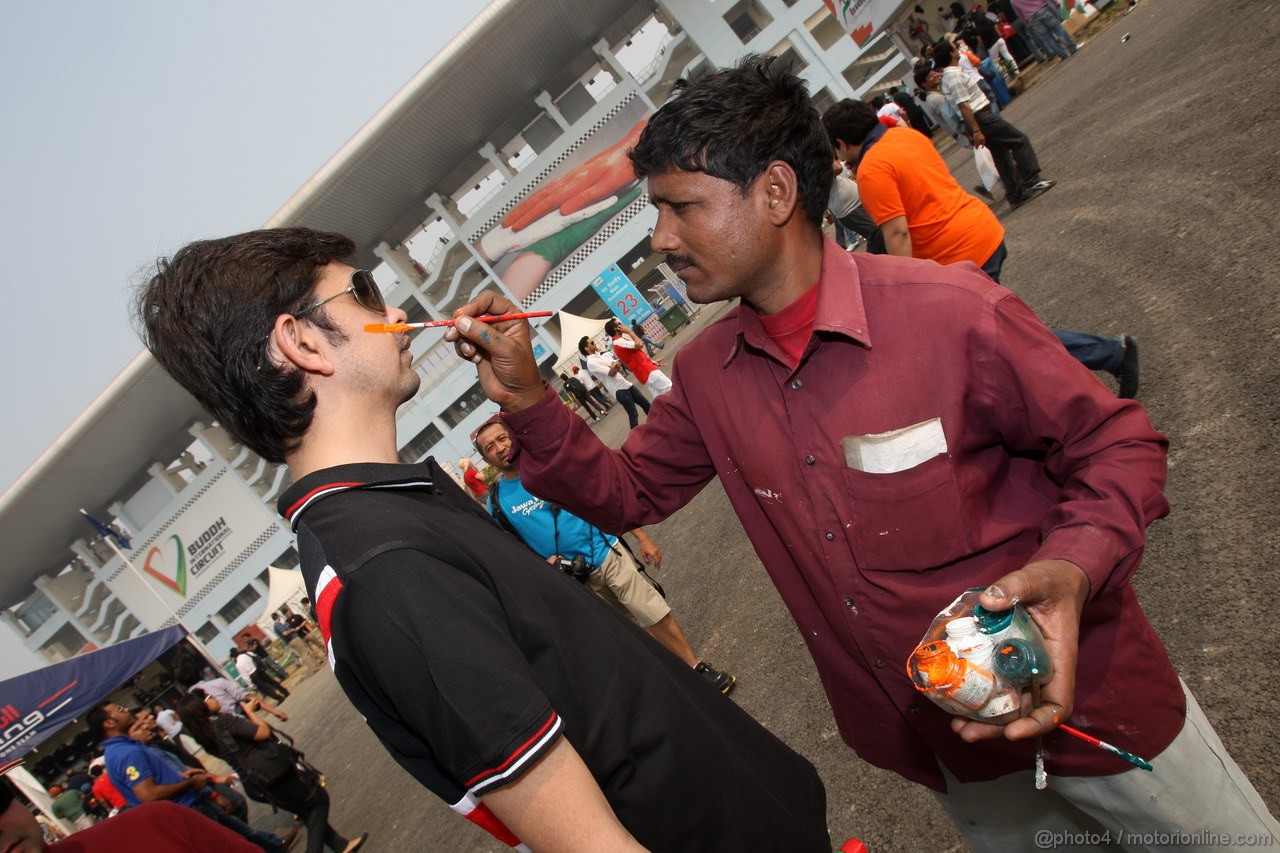 GP INDIA, Colour