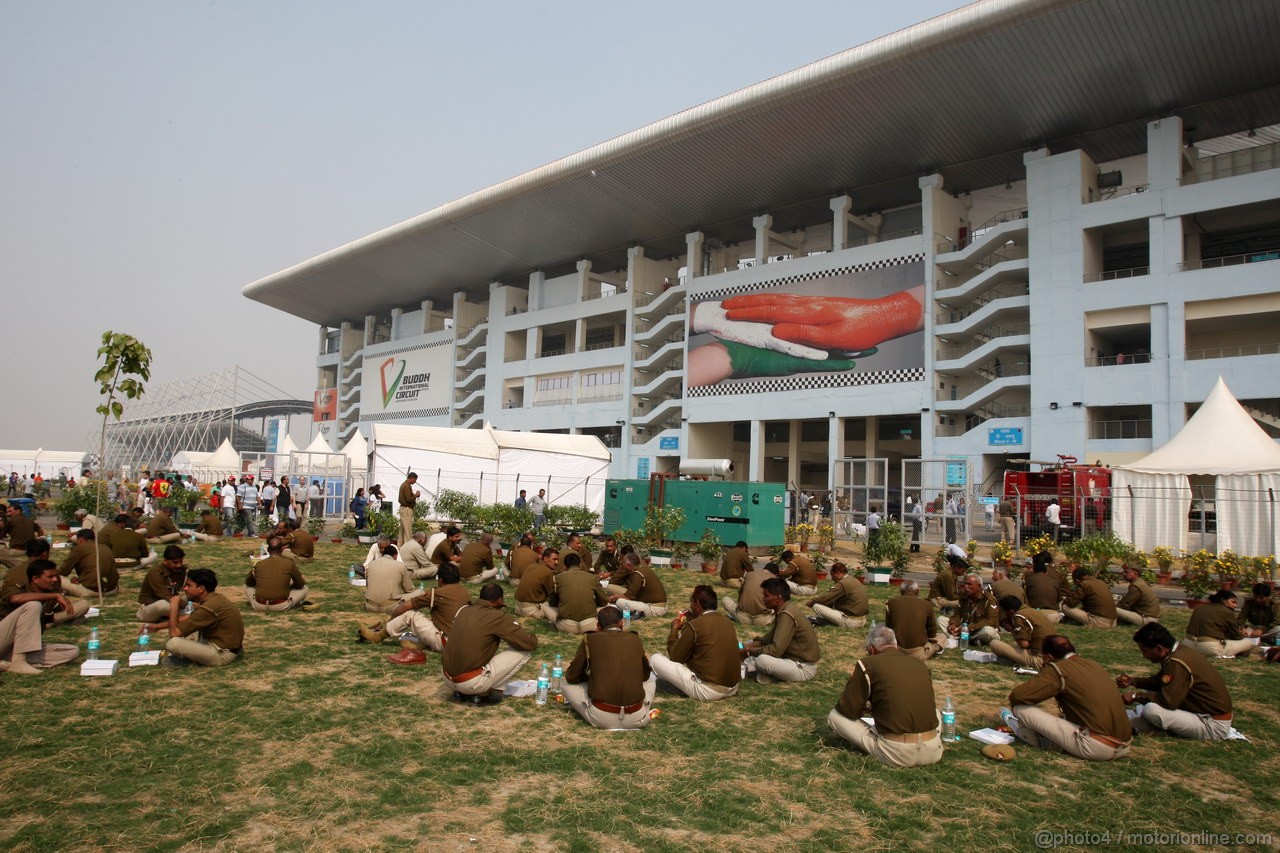 GP INDIA, Colour