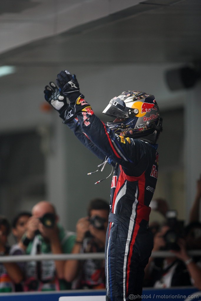 GP INDIA, Podium � 1st Sebastian Vettel (GER), Red Bull Racing, 2nd Jenson Button (GBR), McLaren Mercedes, 3rd Fernando Alonso (ESP), Ferrari & Adrian Newey (GBR), Red Bull Racing, Technical Operations