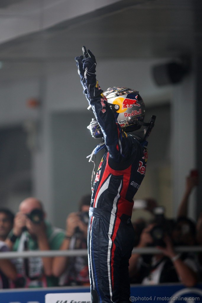 GP INDIA, Podium � 1st Sebastian Vettel (GER), Red Bull Racing, 2nd Jenson Button (GBR), McLaren Mercedes, 3rd Fernando Alonso (ESP), Ferrari & Adrian Newey (GBR), Red Bull Racing, Technical Operations