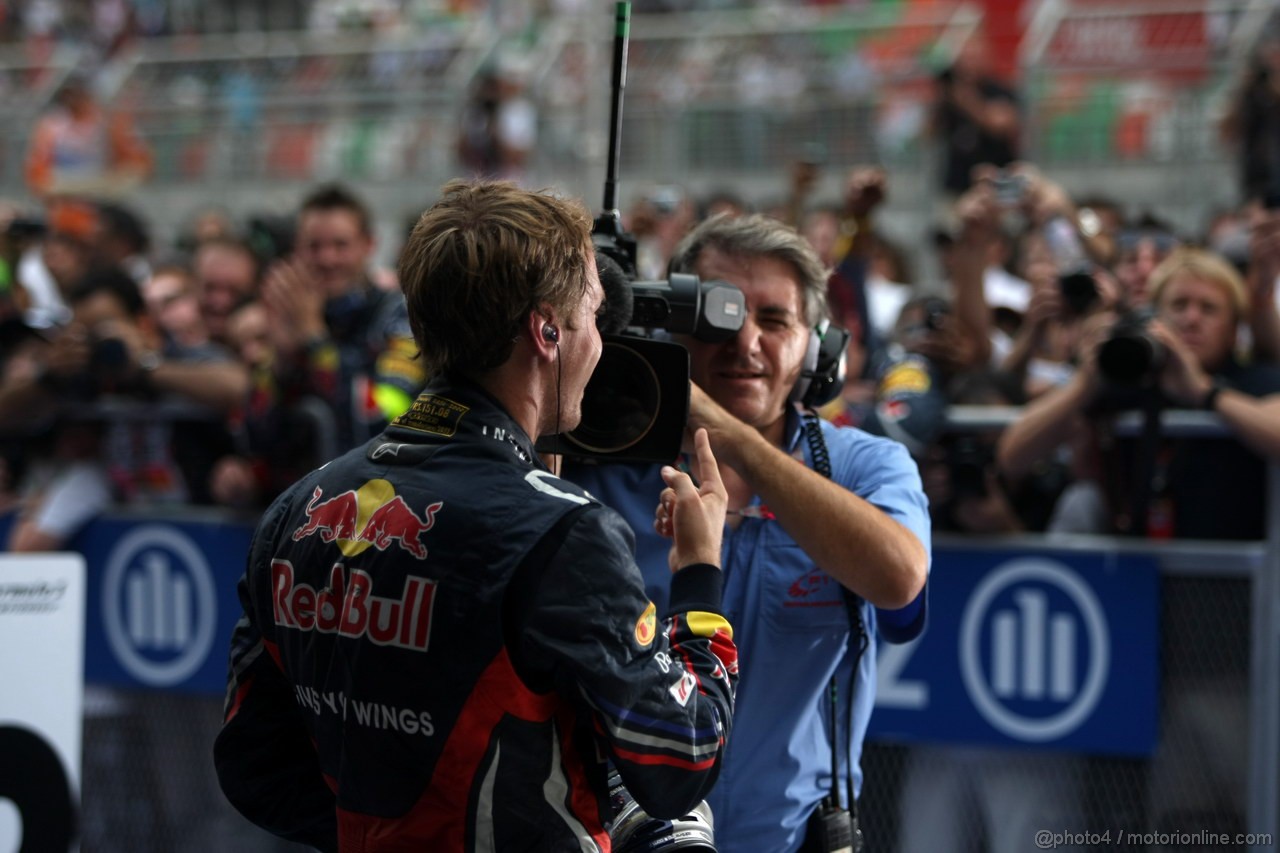 GP INDIA, Podium � 1st Sebastian Vettel (GER), Red Bull Racing, 2nd Jenson Button (GBR), McLaren Mercedes, 3rd Fernando Alonso (ESP), Ferrari & Adrian Newey (GBR), Red Bull Racing, Technical Operations