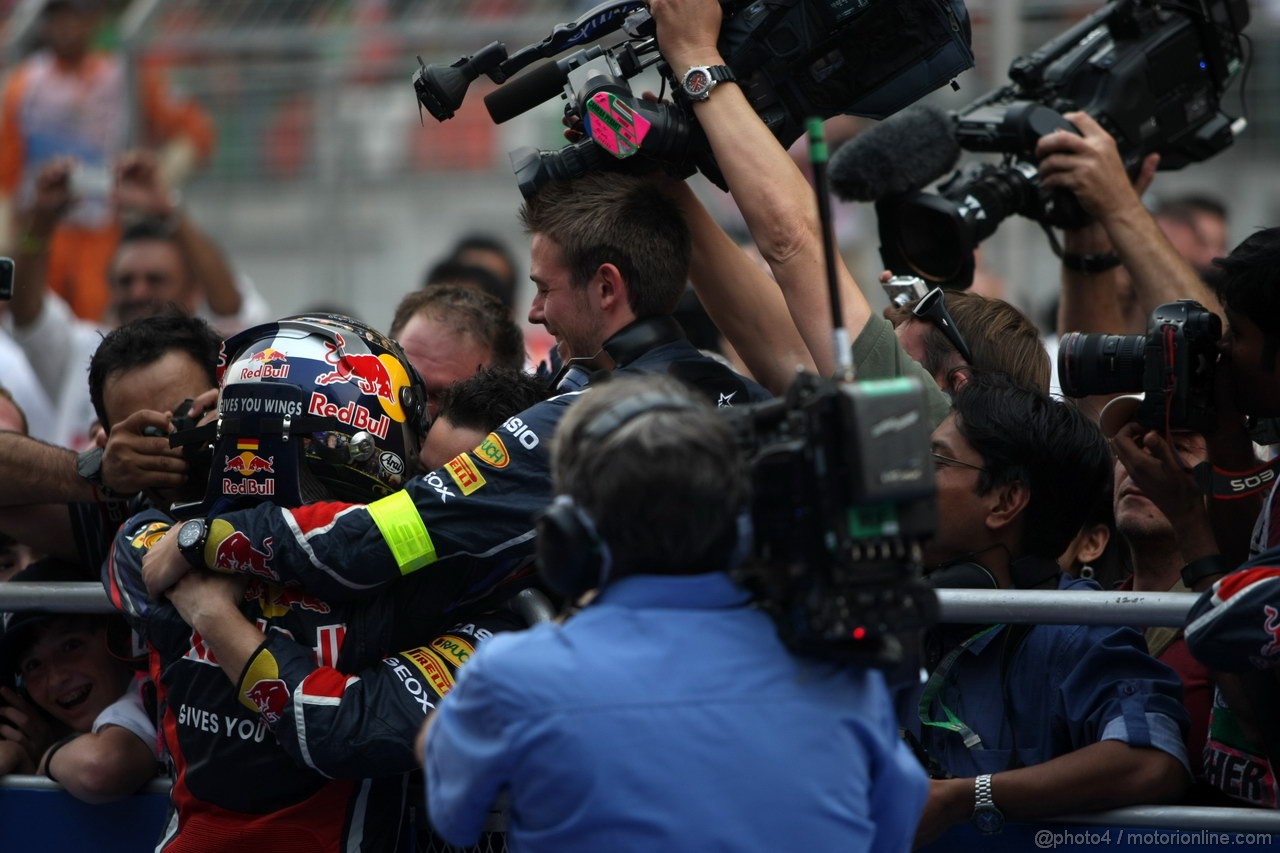 GP INDIA, Podium � 1st Sebastian Vettel (GER), Red Bull Racing, 2nd Jenson Button (GBR), McLaren Mercedes, 3rd Fernando Alonso (ESP), Ferrari & Adrian Newey (GBR), Red Bull Racing, Technical Operations