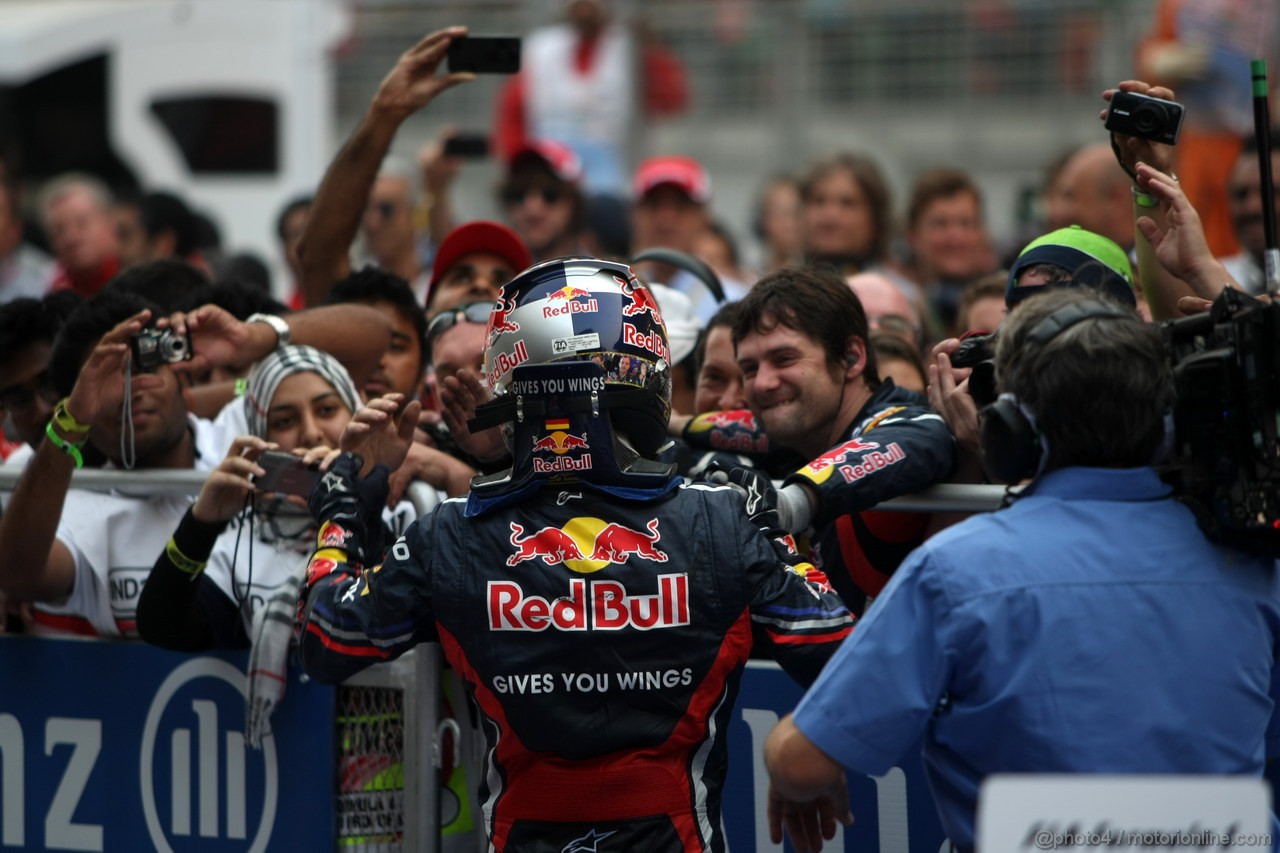 GP INDIA, Podium � 1st Sebastian Vettel (GER), Red Bull Racing, 2nd Jenson Button (GBR), McLaren Mercedes, 3rd Fernando Alonso (ESP), Ferrari & Adrian Newey (GBR), Red Bull Racing, Technical Operations