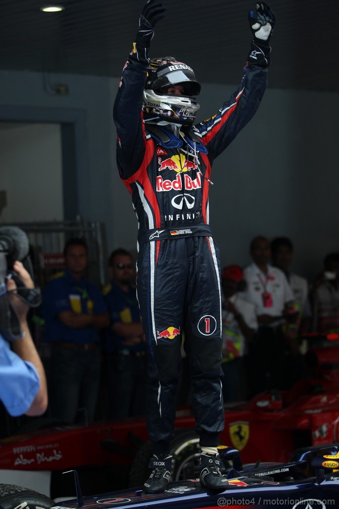 GP INDIA, Podium � 1st Sebastian Vettel (GER), Red Bull Racing, 2nd Jenson Button (GBR), McLaren Mercedes, 3rd Fernando Alonso (ESP), Ferrari & Adrian Newey (GBR), Red Bull Racing, Technical Operations