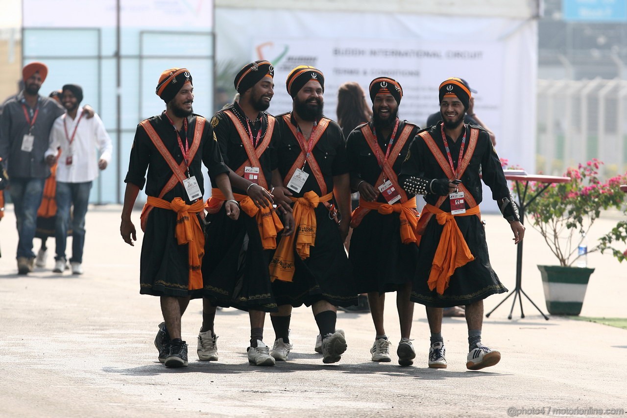 GP INDIA, Colour
