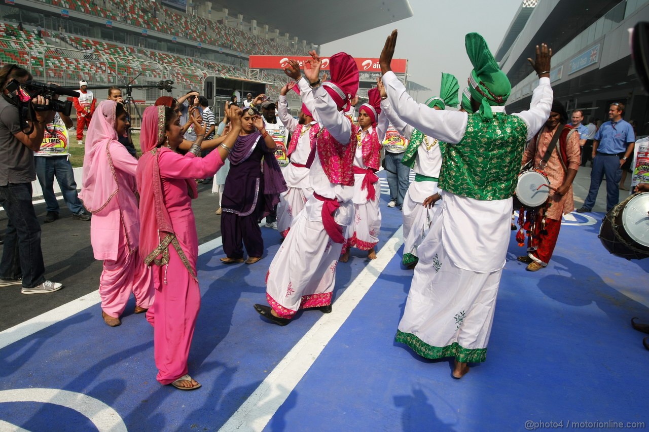 GP INDIA, Colour