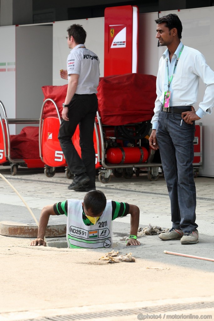 GP INDIA, Colour