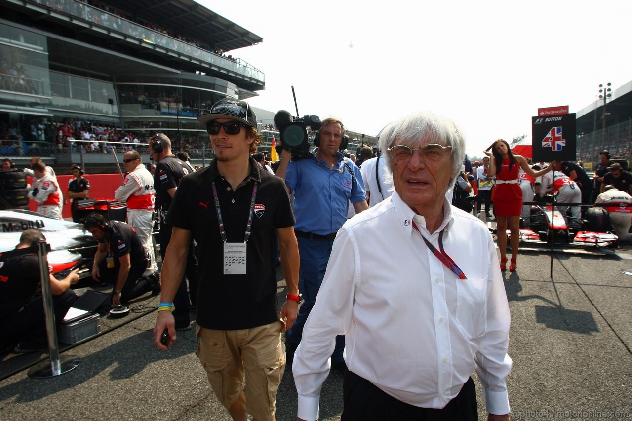 GP ITALIA, 11.09.2011- Gara, Nicky Hayden, Moto Gp e Bernie Ecclestone (GBR), President e CEO of Formula One Management  