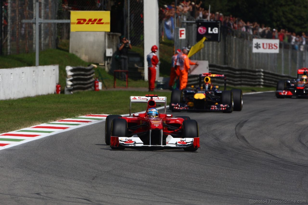 GP ITALIA, 11.09.2011- Gara, Fernando Alonso (ESP), Ferrari, F-150 Italia davanti a Sebastian Vettel (GER), Red Bull Racing, RB7 
