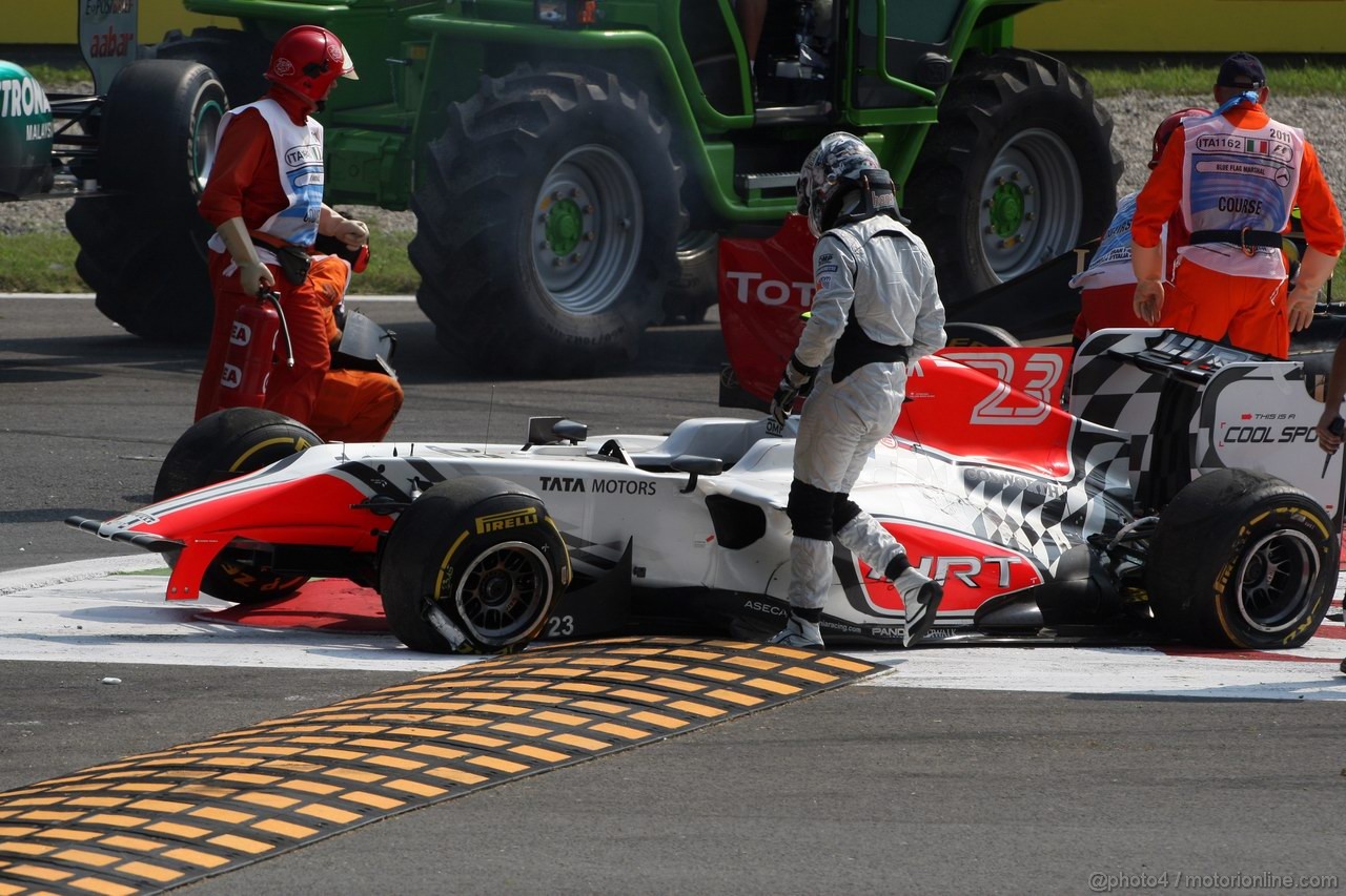 GP ITALIA, 11.09.2011- Gara, crash, Vitantonio Liuzzi (ITA), HRT Formula One Team 