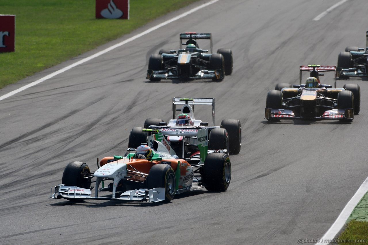 GP ITALIA, 11.09.2011- Gara, Paul di Resta (GBR) Force India VJM04 e Sergio Pérez (MEX), Sauber F1 Team C30 